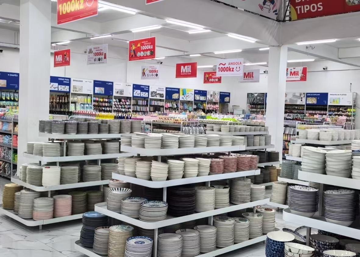 Weiyihui supermarket in Angola